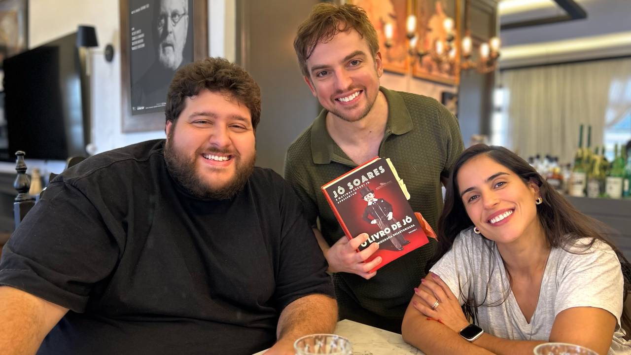 Giovani Tozi (no centro) com Felipe Hintze e Camila Camargo, que estarão no elenco: faceta musical