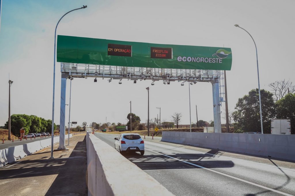Pórtico free flow do Km 179 da Rodovia Laurentino Mascari (SP-333), em Itápolis