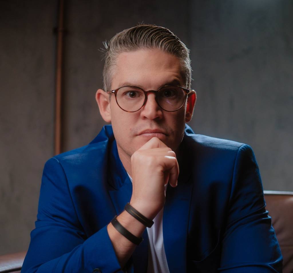 Especialista lança livro sobre gestão de restaurantes