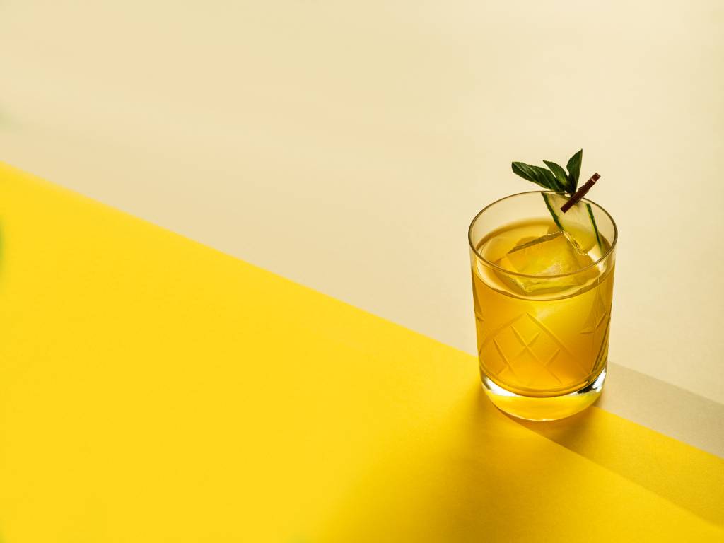 Santana Bar lança carta de drinques inspirada em cores