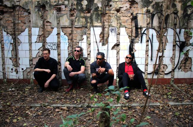 Plebe Rude toca disco 'O Concreto Já Rachou' na íntegra em turnê