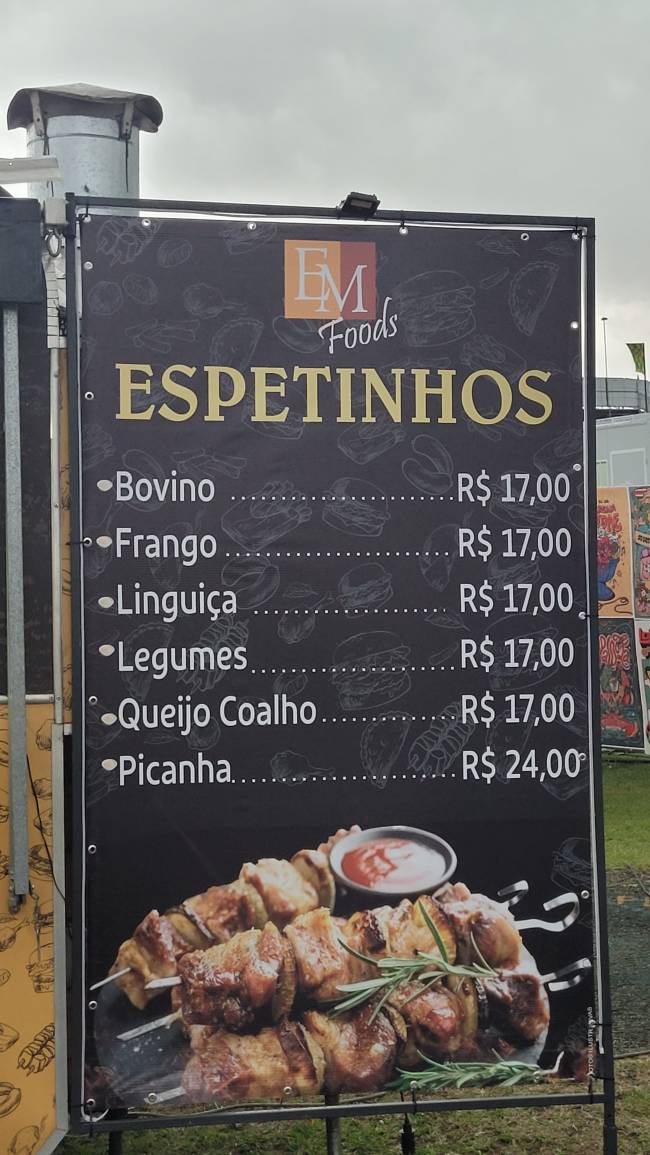 WhatsApp Image 2025-03-28 at 15.47.31 (2) Coxinha, espetinhos: confira a variedade e os preços das opções para comer no Lollapalooza
