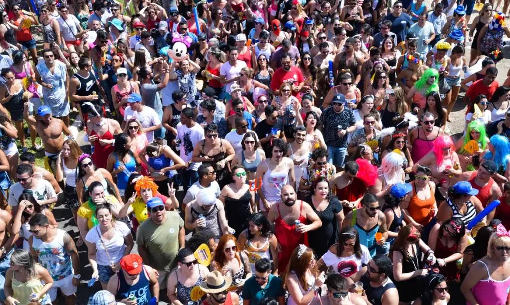 Carnaval já começou: confira os blocos, festas e ensaios do fim de semana