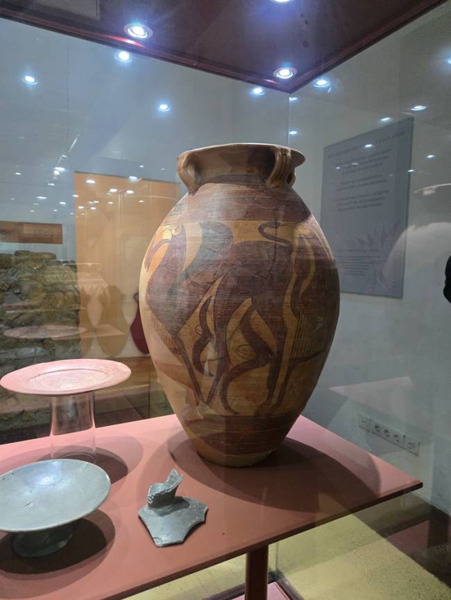 ânfora-exposta-no-museu-da-cidade-de-carmona