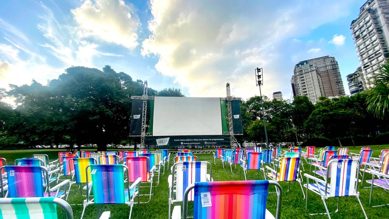 cine-na-praça-leva-cinema-gratuito-e-ao-ar-livre