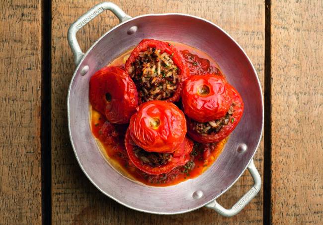 Kouzina, taberna grega dos Jardins, renova menu com 21 receitas