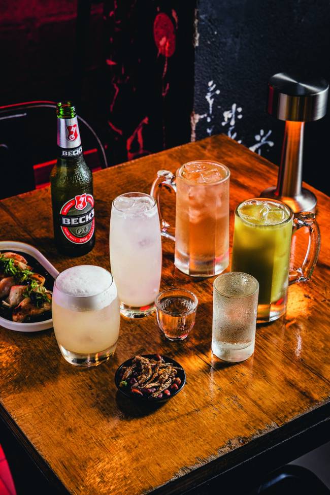 Bar Koya88 faz "open bar" de drinques, cerveja e doses