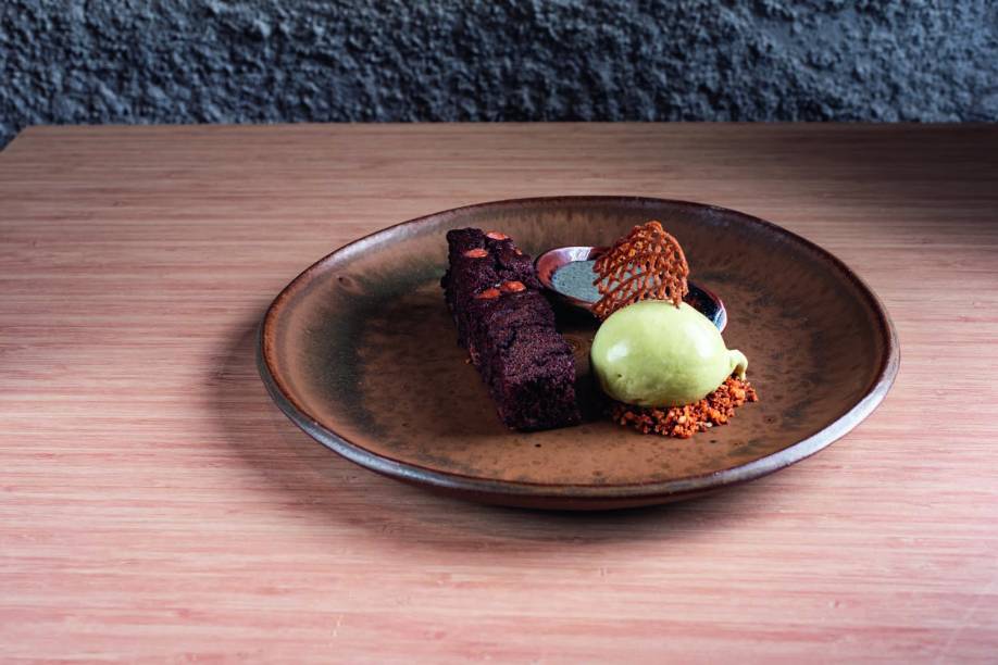 Kureiji: mochi brownie de banana com chocolate rubi