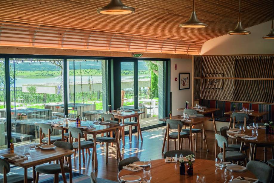 Restaurante do Herdade do Esporão: visitantes podem conhecer a produção de vinhos