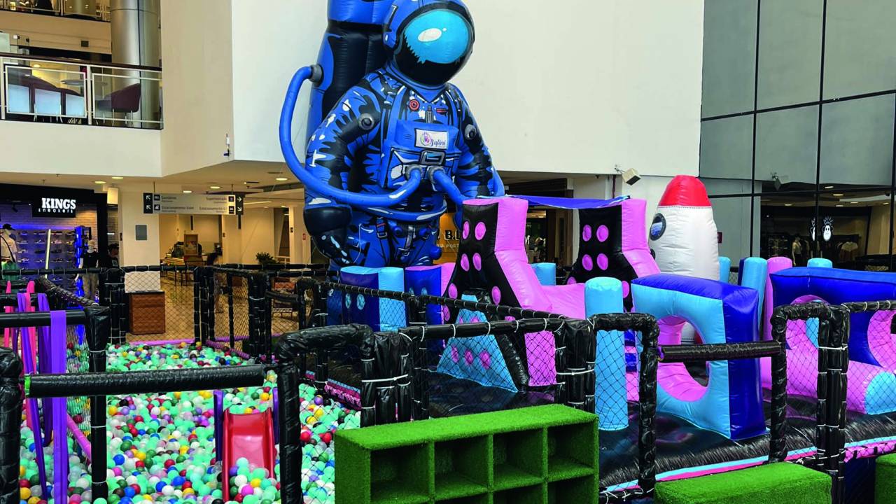 Brincadeiras no espaço: no Shopping Jardim Sul