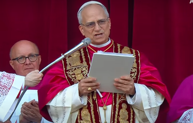 Cardeal americano Robert Prevost é novo papa da Igreja Católica