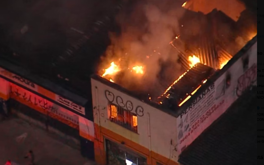 Incêndio atinge loja na região central de São Paulo