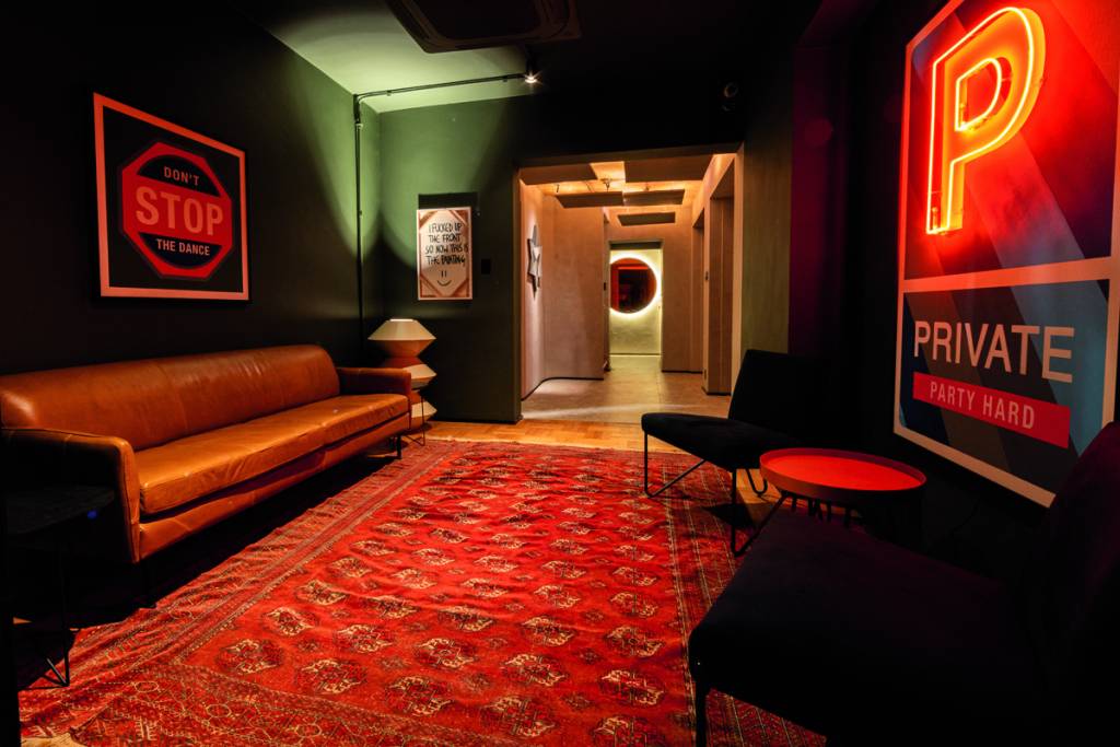 Conheça o Starlane, bar londrino com DJs, pizza e drinques que chega a SP