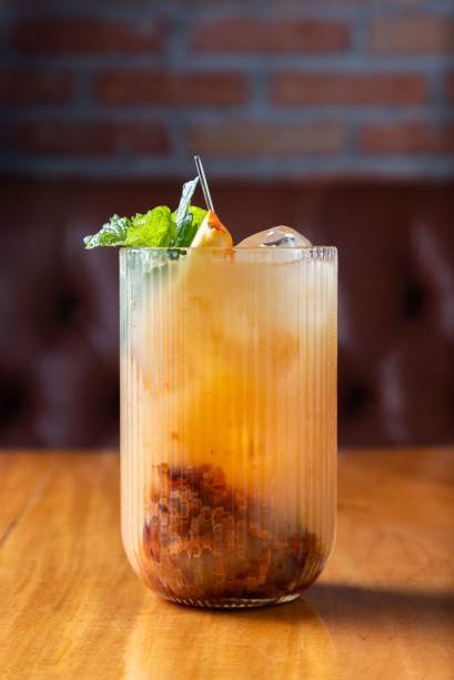 Caju amigo: drinque do Caju Bar