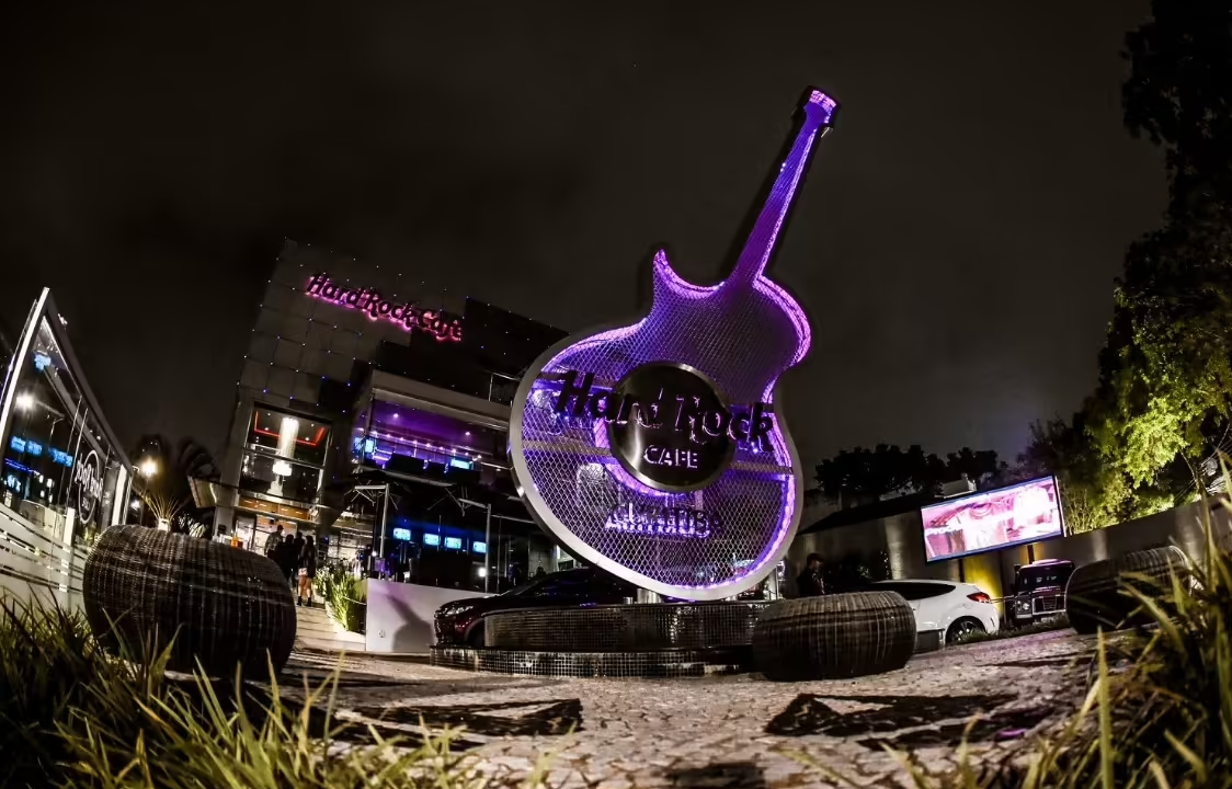 Hard Rock Cafe: misto de bar e restaurante tem unidades no Brasil, como a de Curitiba