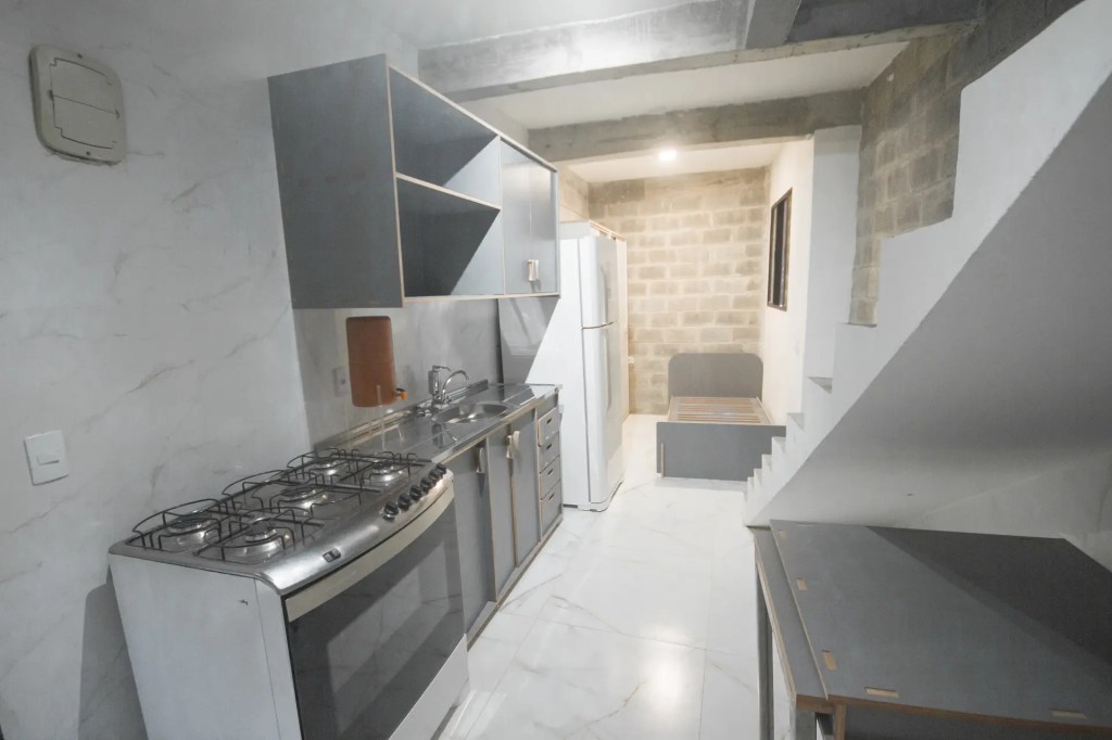 Ester Carro conclui obra no Jardim Colombo com materiais arrecadados