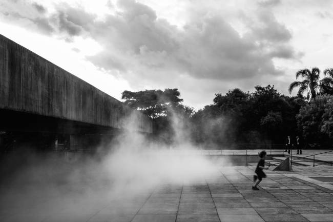 Laura Vinci interfere na arquitetura do MuBE em exposição inédita