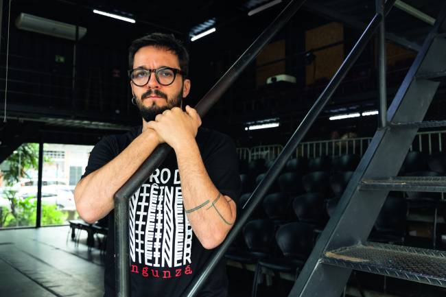 teatro-de-conteiner-despejo