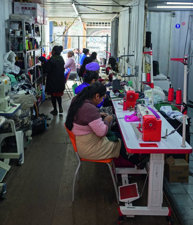 teatro-de-conteiner-despejo