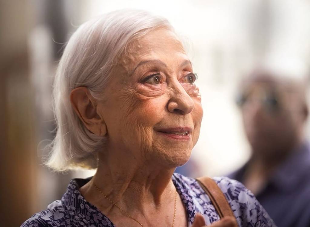 Fernanda Montenegro pede que Nunes repense despejo de Teatro de Contêiner