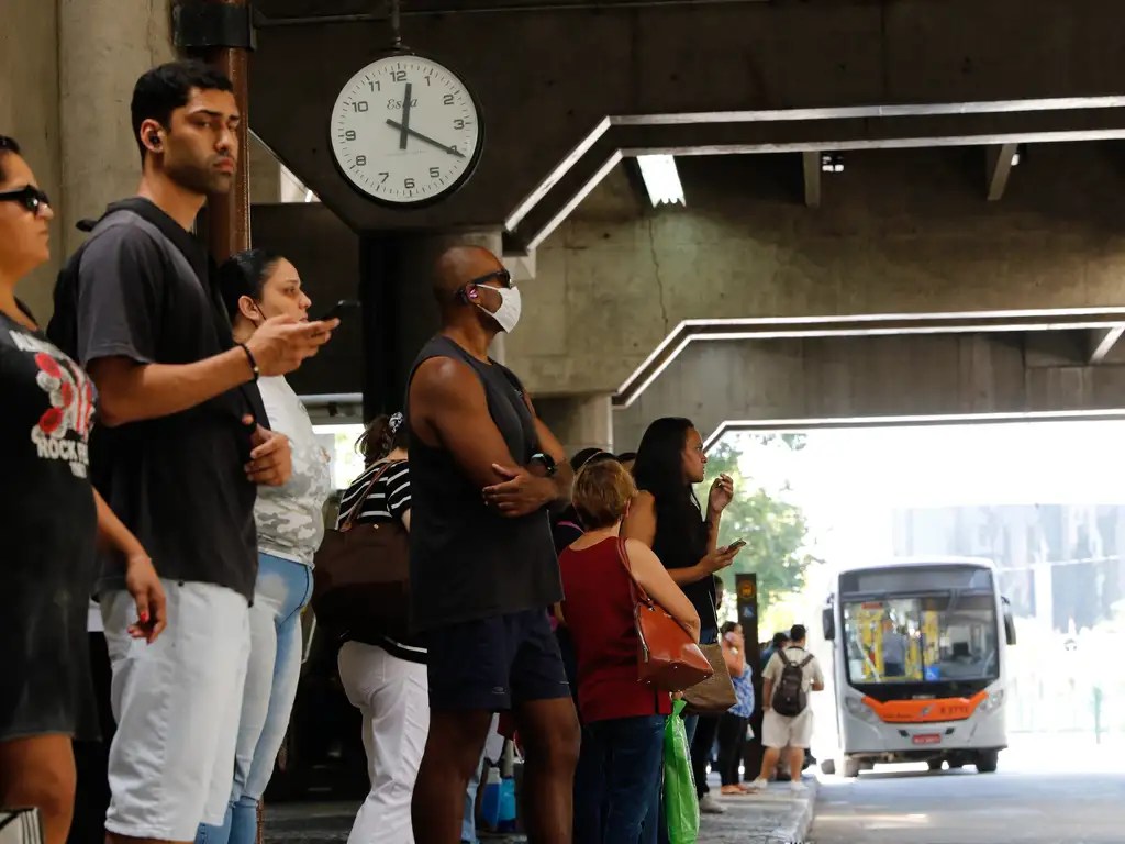 Homem é baleado no Terminal Barra Funda, na Zona Oeste de SP, segundo G1