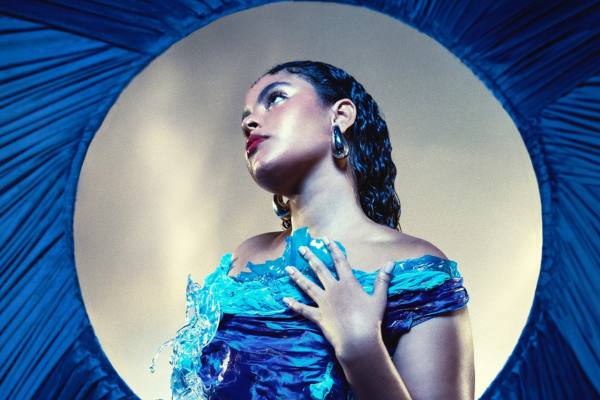 Rachel Reis faz show no Cine Joia: turnê Divina Casca