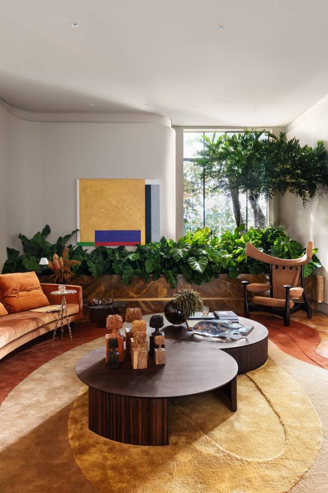 Poltrona Chifruda no living do Maai Arquitetura