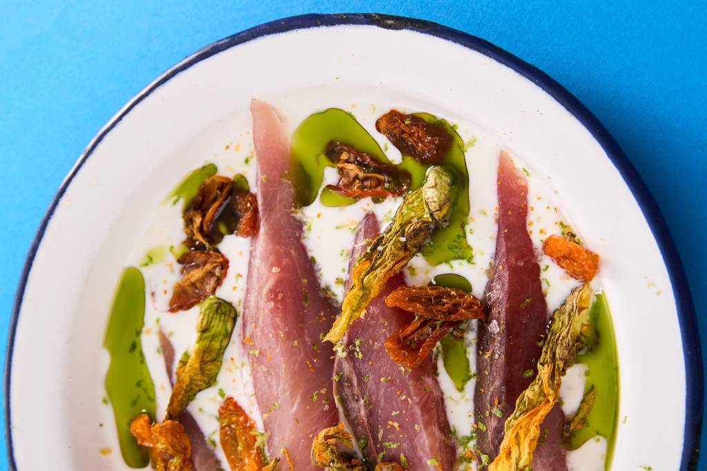 Muli põe no menu novos pratos de pescados