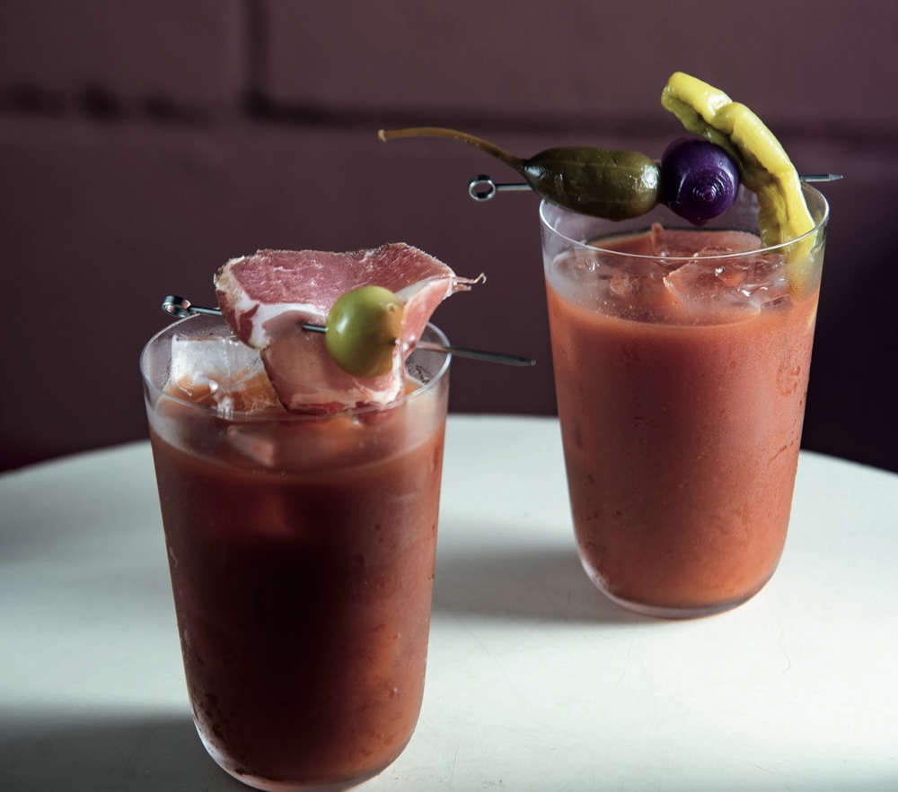 Pininha Drinques acerta ao se voltar para as bases da coquetelaria