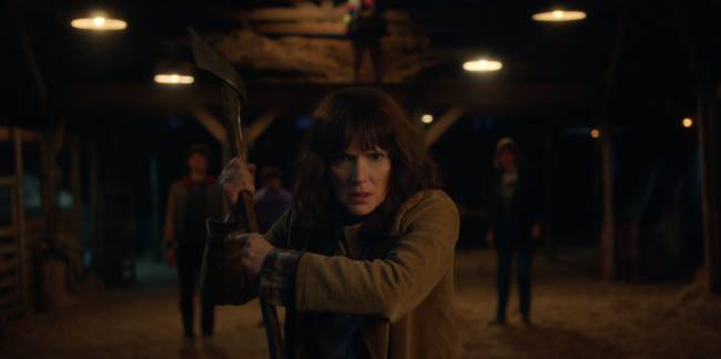 STRANGER THINGS (2025) Winona Ryder no papel de Joyce Byers em Stranger Things
