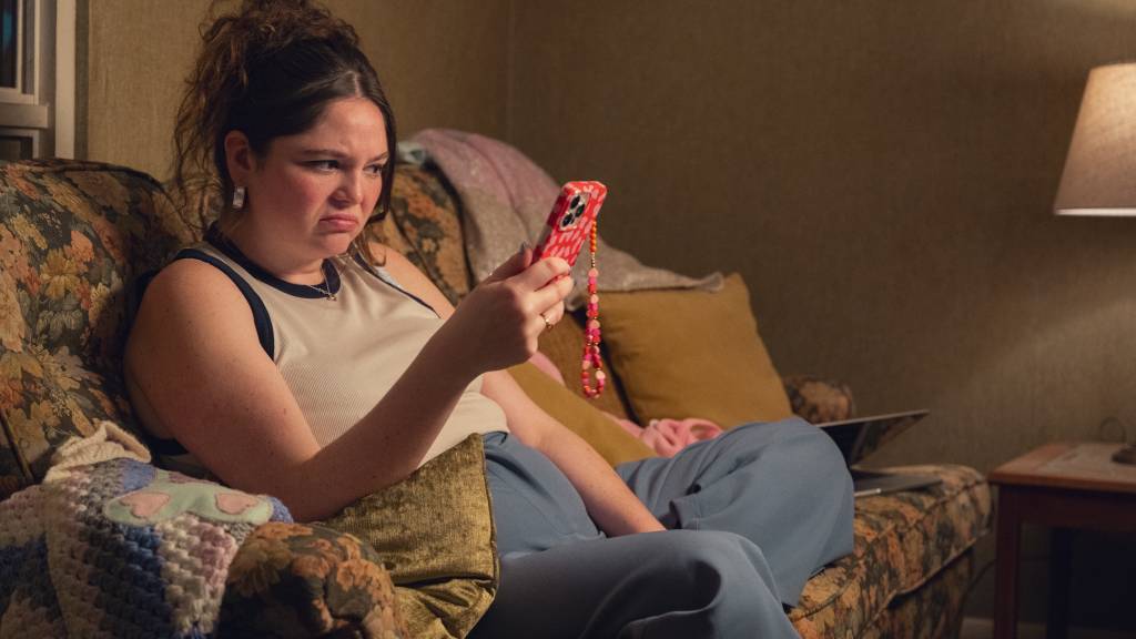 ‘Too Much’ fala do amor contemporâneo com realismo e maturidade