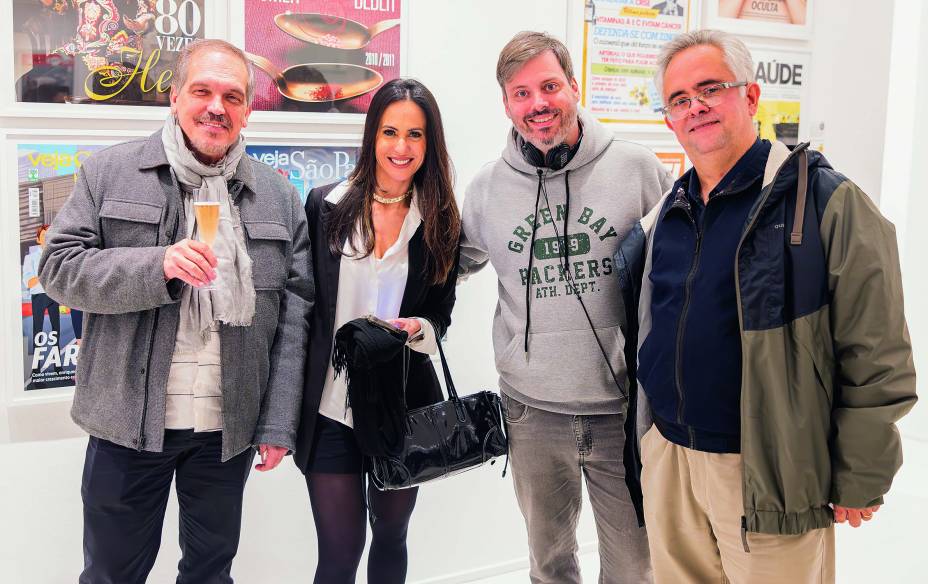 O editor-executivo Arnaldo Lorençato com Marcela Rahal, Adriano Conter e Rodrigo Hornhardt