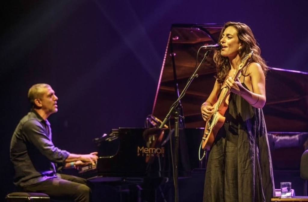 Anna Setton se apresenta no Blue Note SP, neste domingo