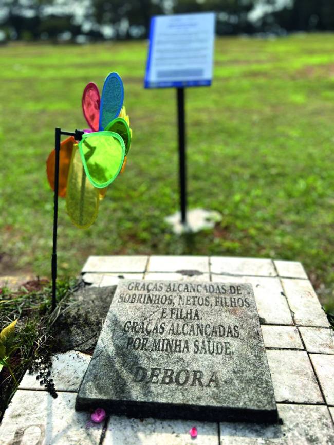 Túmulo menina Débora