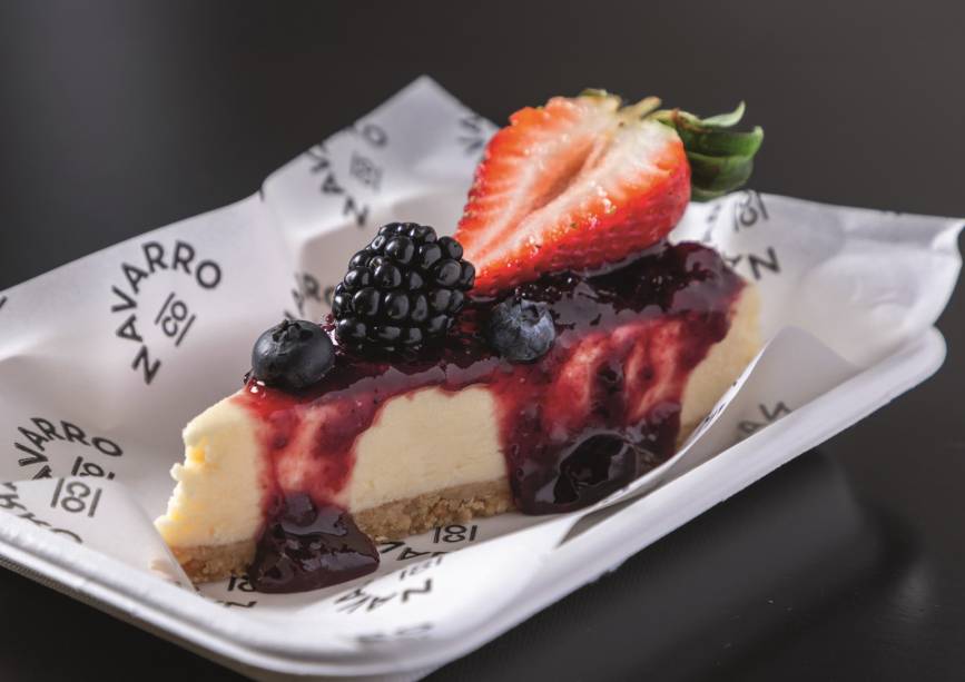 Navarro Cheesecake: a fatia de frutas vermelhas Navarro Cheesecake: a fatia de frutas vermelhas