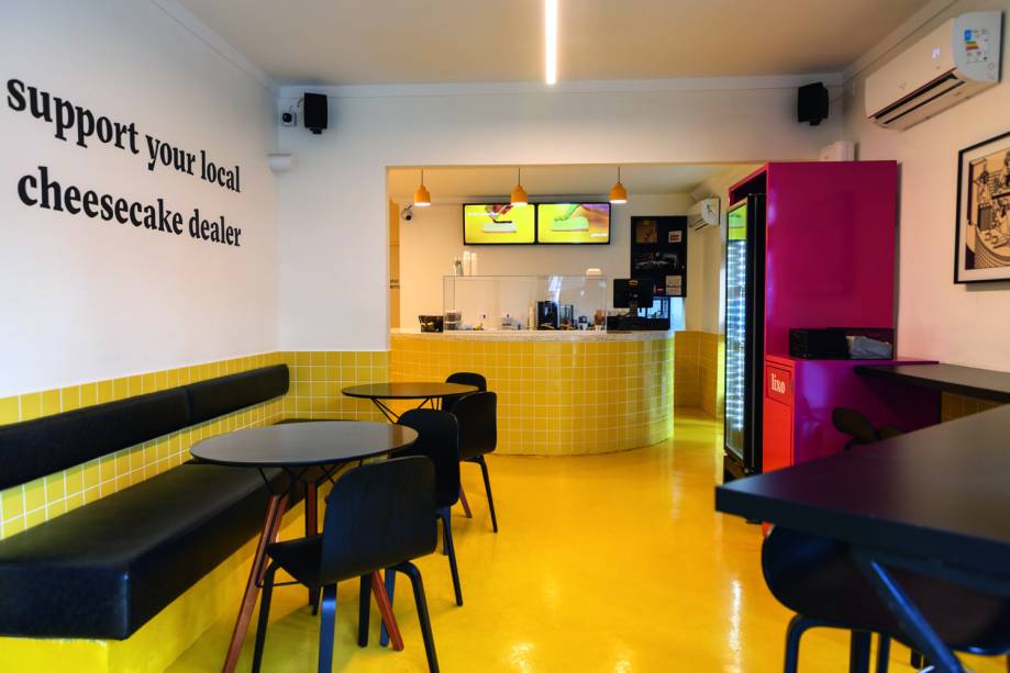 Navarro Cheesecake: o ambiente colorido em Pinheiros Navarro Cheesecake: o ambiente colorido em Pinheiros