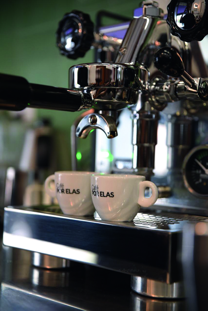 Cafesta, no Estúdio Carla Pernambuco, celebra o café