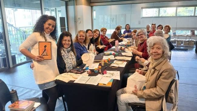 ponto-em-verso-avenida-paulista-sesc-bordado