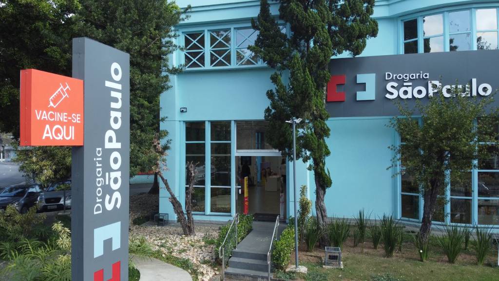 Drogaria São Paulo investe em serviço de hub de saúde, com exames e vacinas