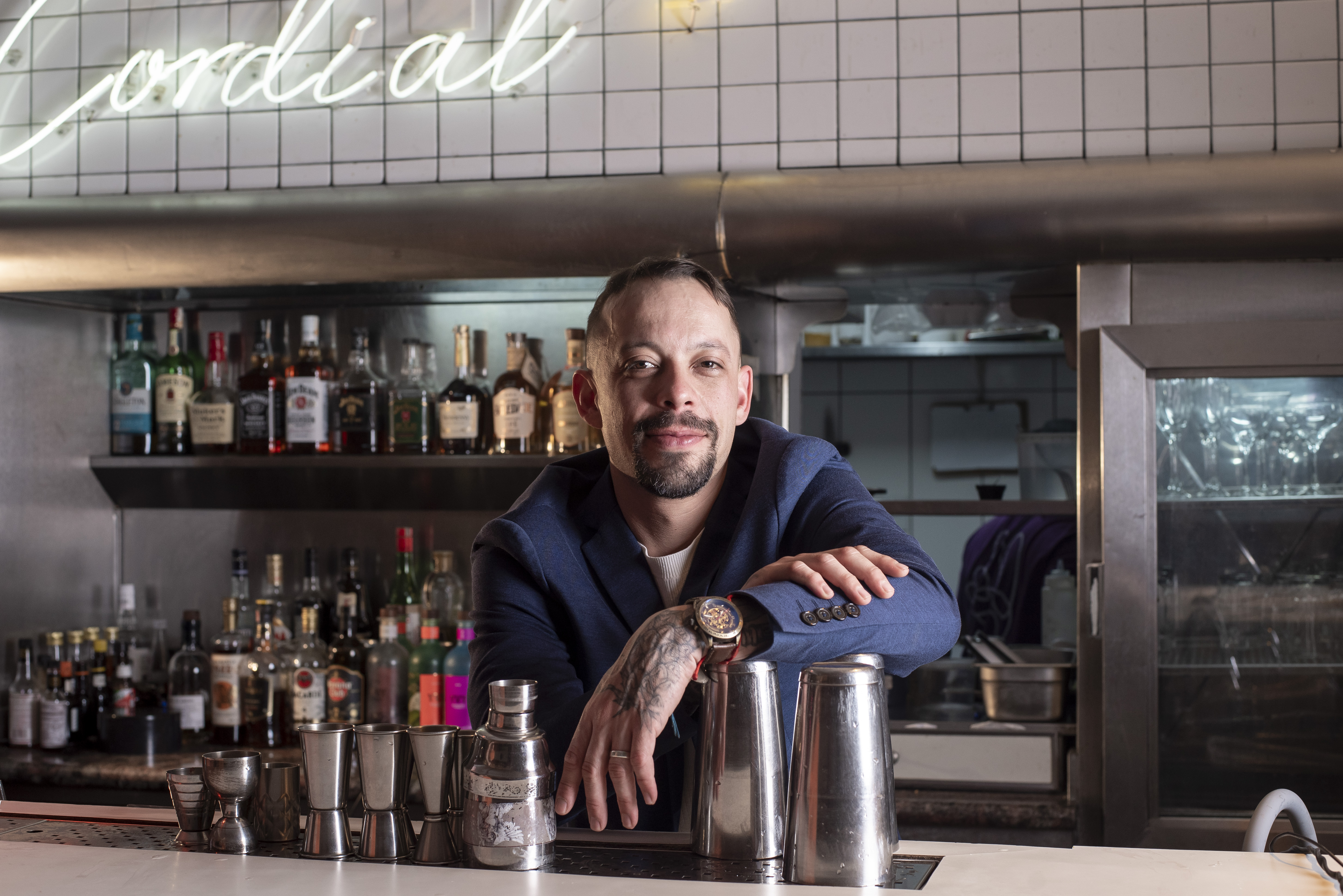 O bartender Gabriel Santana