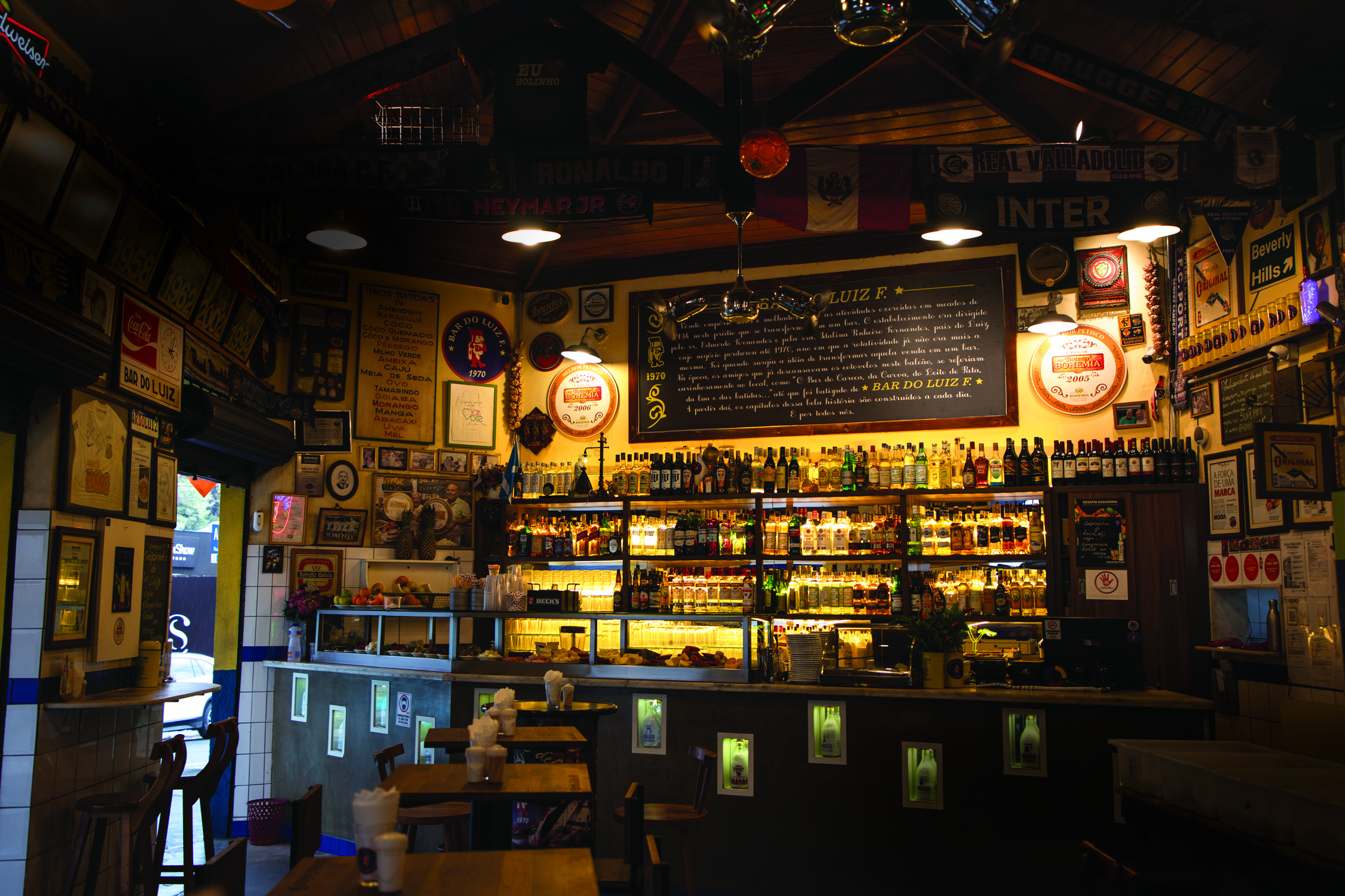 Ambiente do Bar do Luiz Fernandes Comer e Beber SP 2025