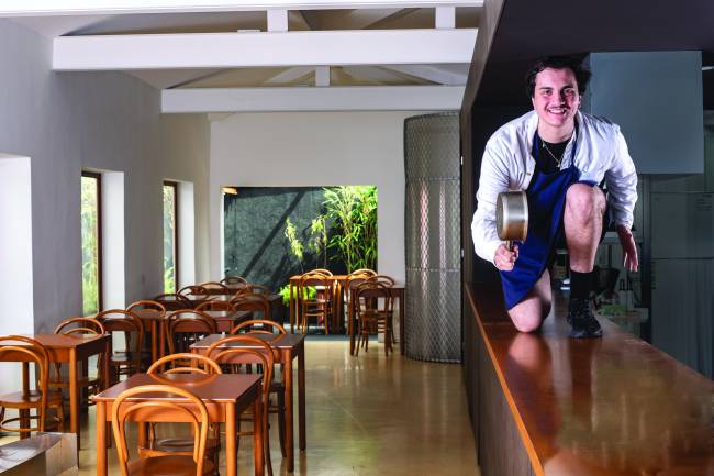 Iago Jacomussi, do Jacó, é o Chef Revelação do COMER & BEBER 2025