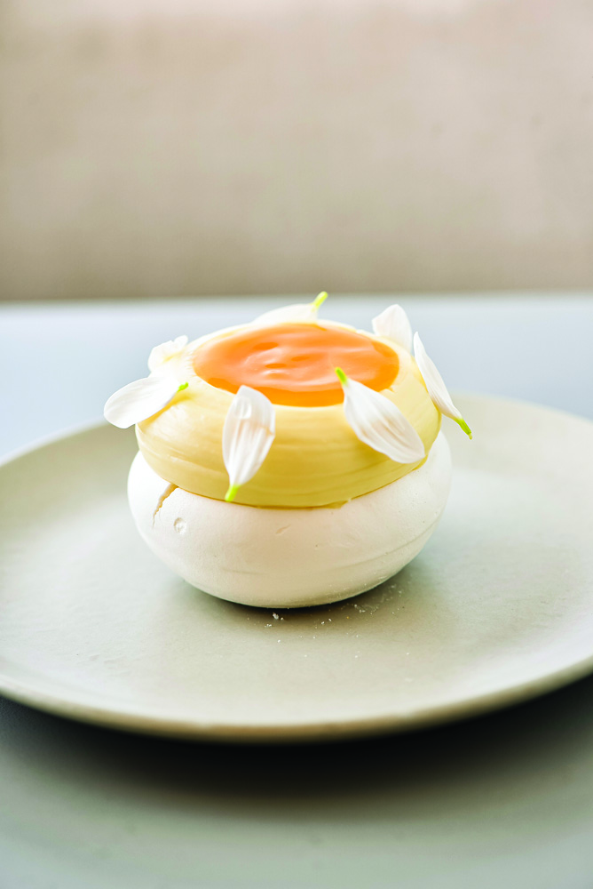 Doce em prato branco