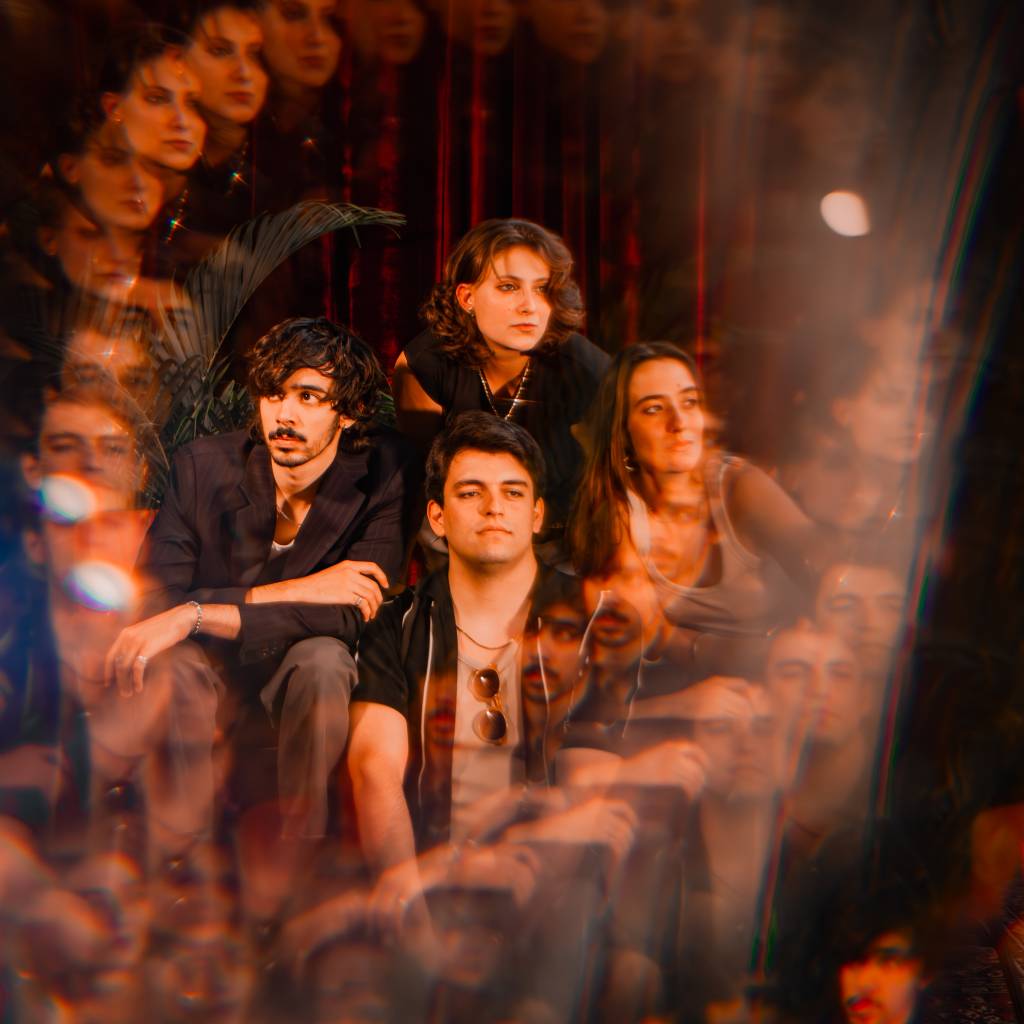 Banda Os Pecados Tropicais apresenta primeiro disco em São Paulo