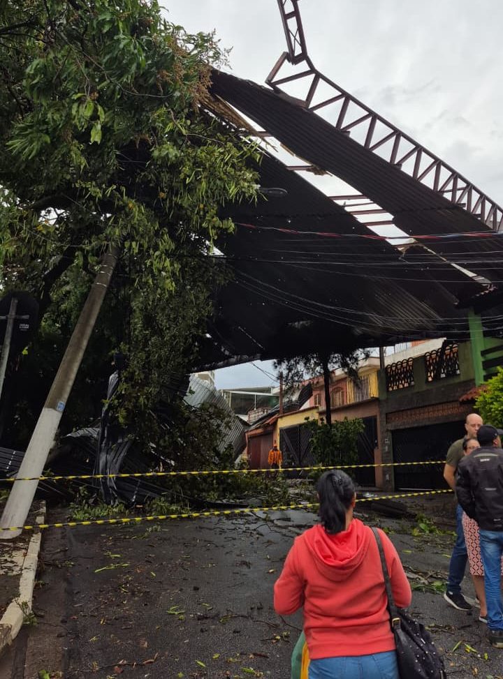 Tempestade em SP: 148.907 imóveis seguem sem luz na capital nesta terça (23)