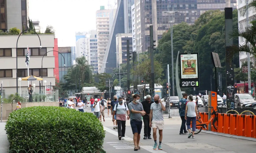 Manifestantes vão à Paulista no domingo (21) protestar contra PEC da blindagem