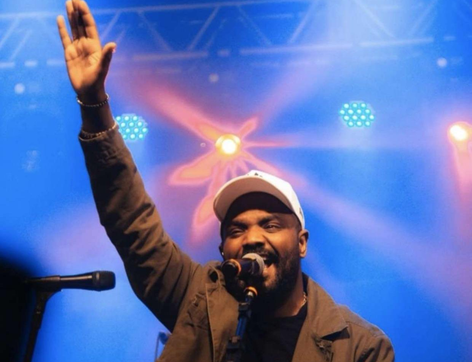 Arlindinho-faz-show-em-homenagem-ao-pai-no-sábado