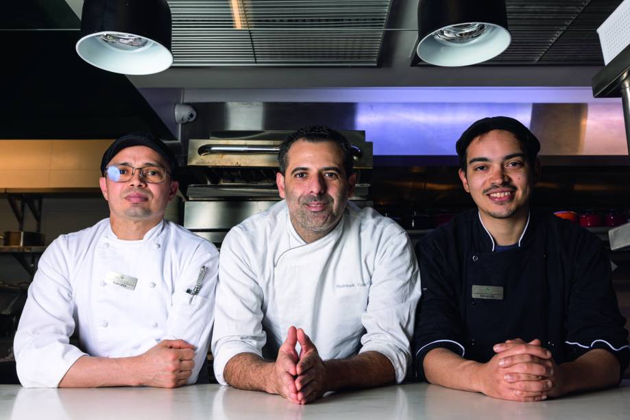 Casa Allamanda: chefs Francisco Narcelio, Andrews Valentim e Eduardo Pedrosa Casa Allamanda: chefs Francisco Narcelio, Andrews Valentim e Eduardo Pedrosa