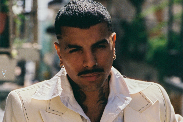 Astro do reggaeton, Rauw Alejandro faz show em São Paulo