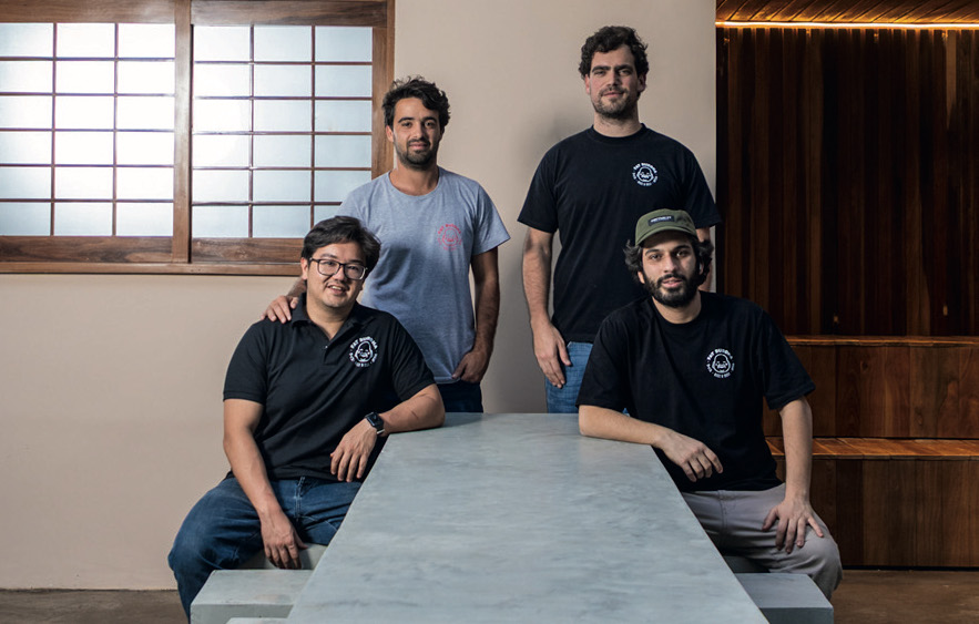Gabriel, Fernando, Lucas e Rodolfo: agora com espaço para atendimento presencial